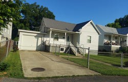 424 Edgewater Drive, Irvine, KY 40336