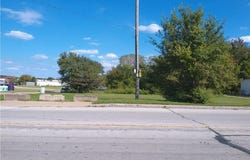 121 N Hospital Drive, Paola, KS 66071