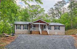 65 Redwood Lane, Tiger, GA 30576