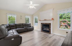 3 Autumn Dr, Wareham, MA 02576