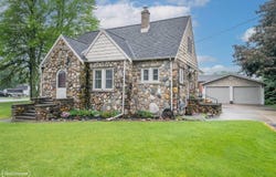 6005 N Seymour Road, Flushing, MI 48433
