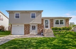 1680 BICEK Drive, Hoffman Estates, IL 60192