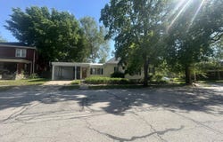 202 3rd St, Boonville, MO 65233