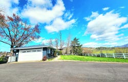 120 HAMMEL Rd, EaglePoint, OR 97524