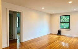 14 Beach Road, Great Neck, NY 11023