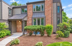 93 Riverbend Drive, North Brunswick, NJ 08902