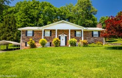 1328 Hillvale Rd, Louisville, TN 37777