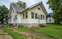 1214 N UNIVERSITY Street, Peoria, IL 61606