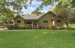 1036 Charles Avenue, Gurnee, IL 60031