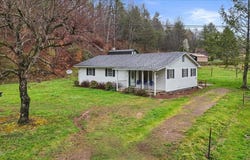 1301 Slimp Branch Road, Mountain City, TN 37683