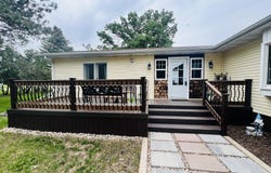 18 Oak Street, Ipswich, SD 57451