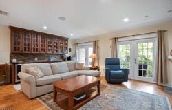 4 Lowell Ct, Teaneck Twp., NJ 07666-6466