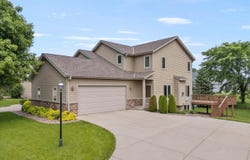405 Century Oak Dr, Waukesha, WI 53188