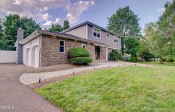 2 Alison Court, Marlboro, NJ 07746