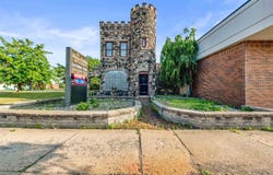 91 Cass, Mount Clemens, MI 48043