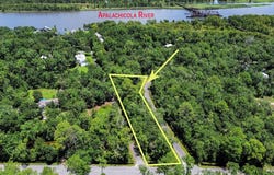 158 Magnolia Ln, Apalachicola, FL 32320