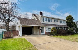 10 Grape Lane, Hicksville, NY 11801
