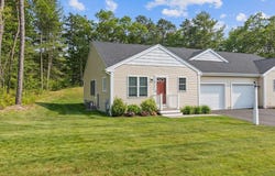 9 Tupper Hill Rd, Plymouth, MA 02360