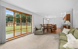 319 Boulder Hill Pass, Oswego, IL 60543
