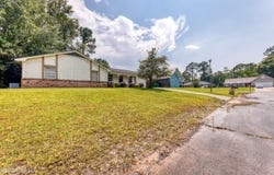 12513 W Canterbury Drive, Ocean Springs, MS 39564