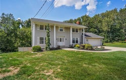 2619 Henrietta Drive, Uniontown, OH 44685