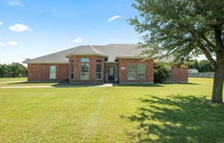 208 Burtonwood Circle, Ovilla, TX 75154