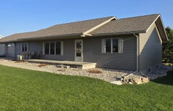 703 E 3rd St, Sanborn, IA 51248
