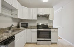609 CENTER STREET, HERNDON, VA 20170