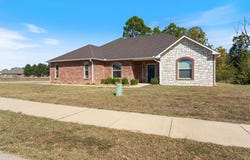 850 Silver Leaf  LN, Siloam Springs, AR 72761