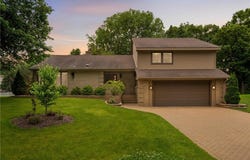 2367 Apache Court, Mendota Heights, MN 55120