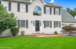 18 Brentwood Drive, Jackson, NJ 08527