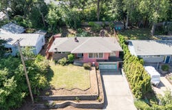 2120 W 23rd Avenue, Eugene, OR 97405