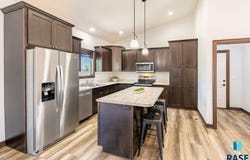 220 N Elm St, Lennox, SD 57039