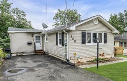 208 Hilltop Boulevard, Cliffwood, NJ 07735