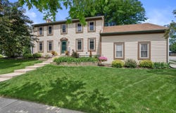 1237 Cavalier Dr, Waukesha, WI 53186