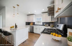 305 Breckenridge Ln, Louisville, KY 40207
