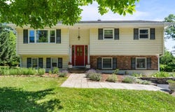 29 Oxford Cir, Montgomery Twp., NJ 08558-2010