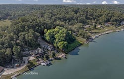 490 E Mohawk Drive, Malvern, OH 44644