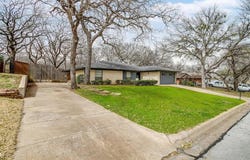 113 Clinton Street, Burleson, TX 76028