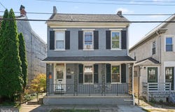 42 CHESTNUT Street, POTTSTOWN, PA 19464