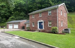 1010 MAYS BRANCH, Prestonsburg, KY 41653