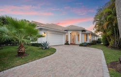 2951 Twin Oaks Way, Wellington, FL 33414