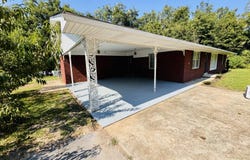 767 W Cooper St, Ripley, MS 38663