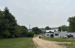 131 BROADWAY Street, Charlotte, IA 52731