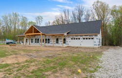 8329 Oakville Waltz Road, Belleville, MI 48111