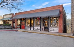 65 Spring  ST, Eureka Springs, AR 72632