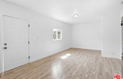 208 W 49th St, Los Angeles, CA 90037