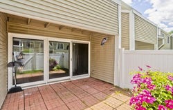 144 Nassau Dr, Springfield, MA 01129