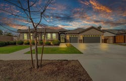 1684 W Berkshire Lane, Hanford, CA 93230