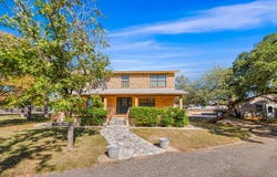 959 S Eagle St, Fredericksburg, TX 78624